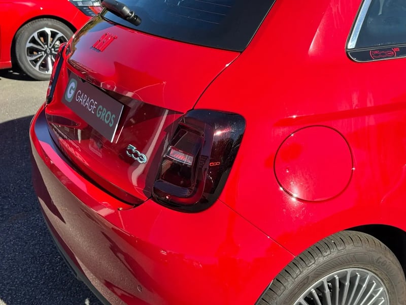 Photo de la voiture FIAT 500e BERLINE 500 e 95 ch (RED) 2.0