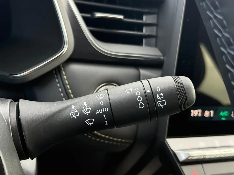 Photo de la voiture RENAULT SYMBIOZ E-Tech full hybrid 160 ch Iconic