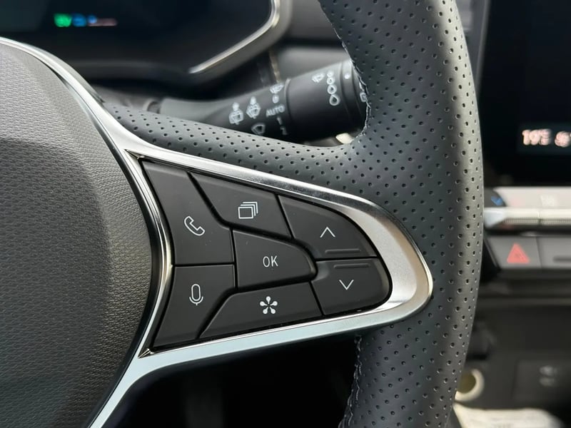 Photo de la voiture RENAULT SYMBIOZ E-Tech full hybrid 160 ch Iconic