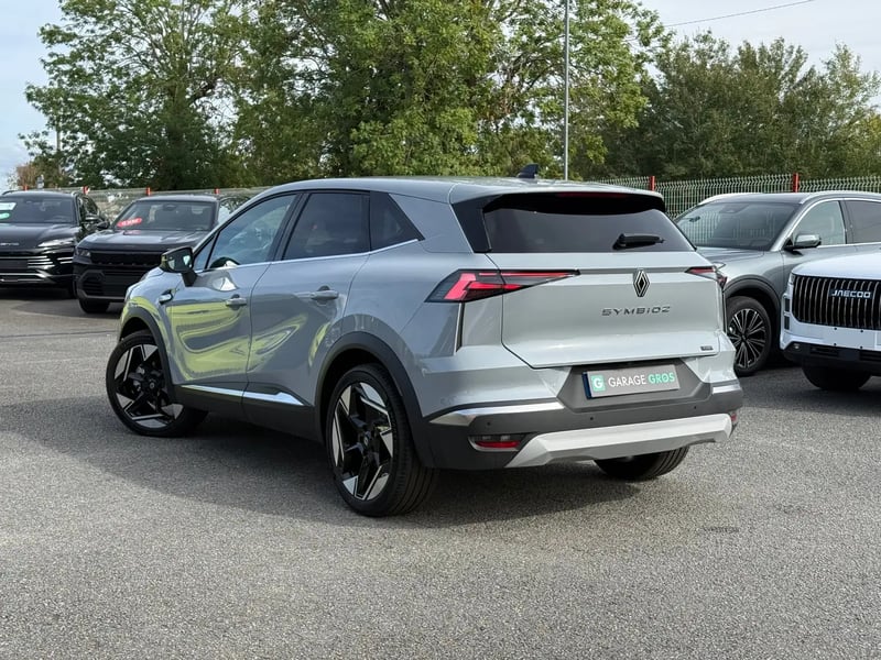 Photo de la voiture RENAULT SYMBIOZ E-Tech full hybrid 160 ch Iconic