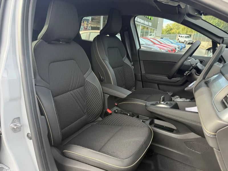 Photo de la voiture RENAULT SYMBIOZ E-Tech full hybrid 160 ch Iconic