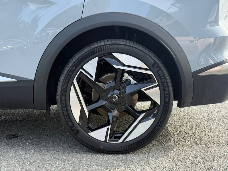 Photo de la voiture RENAULT SYMBIOZ E-Tech full hybrid 160 ch Iconic