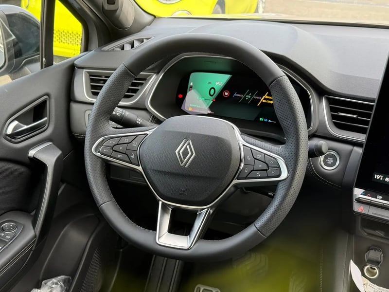 Photo de la voiture RENAULT SYMBIOZ E-Tech full hybrid 160 ch Iconic