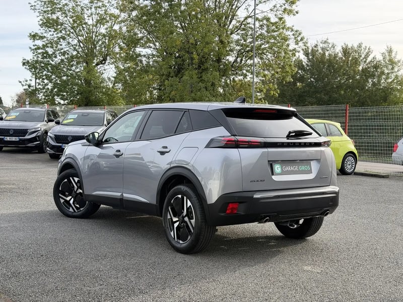Photo de la voiture PEUGEOT 2008 Hybrid 145 ch e-DCS6 Allure