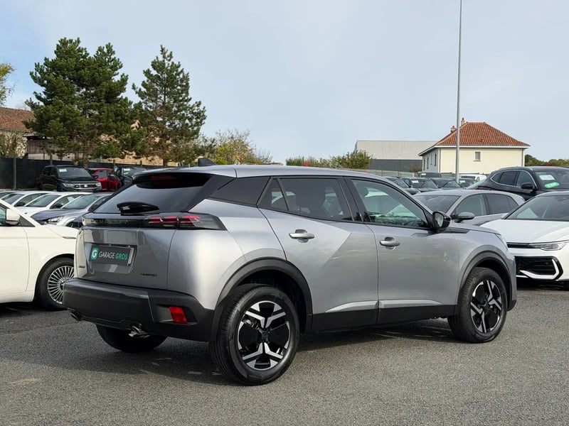Photo de la voiture PEUGEOT 2008 Hybrid 145 ch e-DCS6 Allure