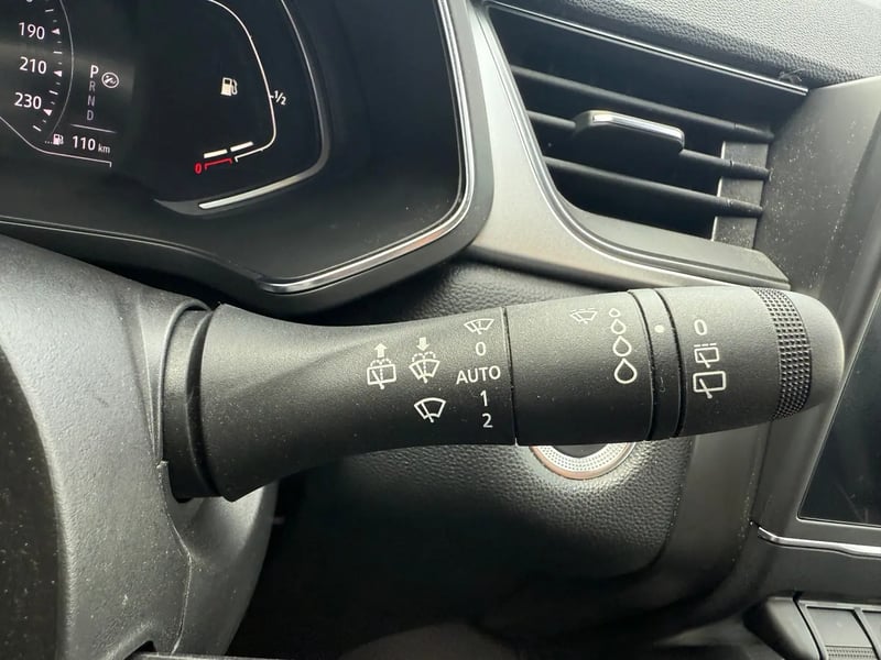 Photo de la voiture RENAULT CAPTUR TCe 140 EDC BUSINESS