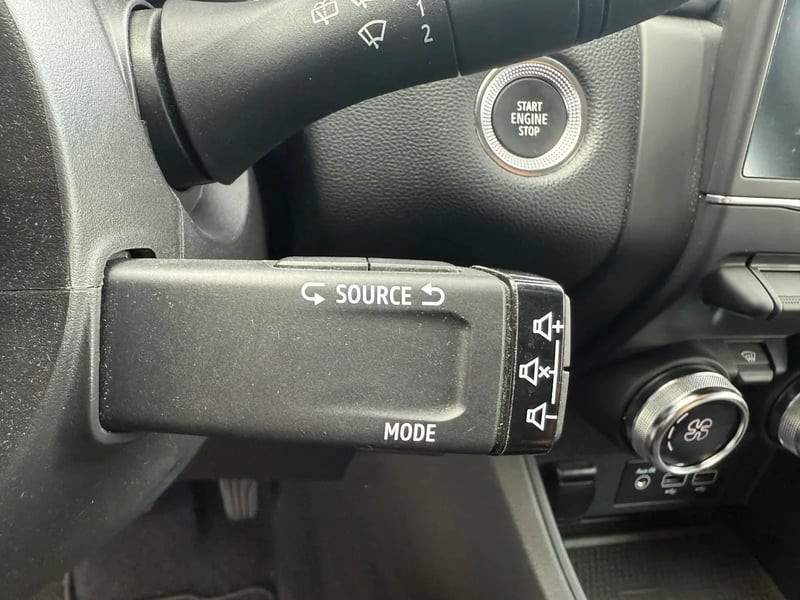 Photo de la voiture RENAULT CAPTUR TCe 140 EDC BUSINESS