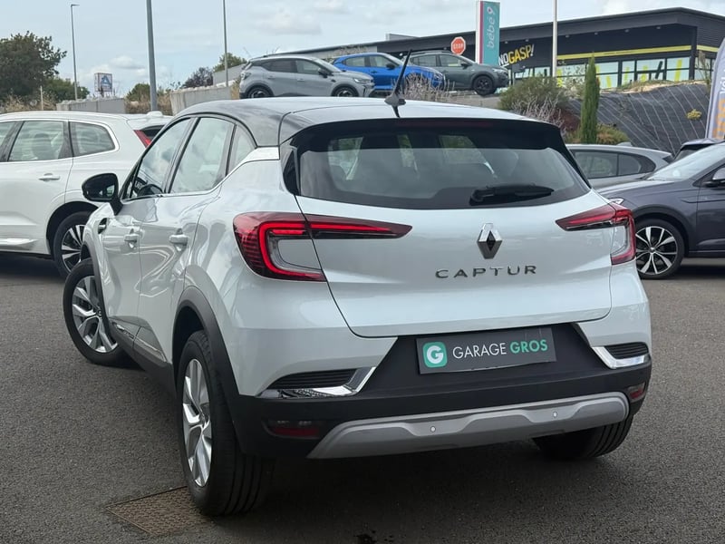 Photo de la voiture RENAULT CAPTUR TCe 140 EDC BUSINESS
