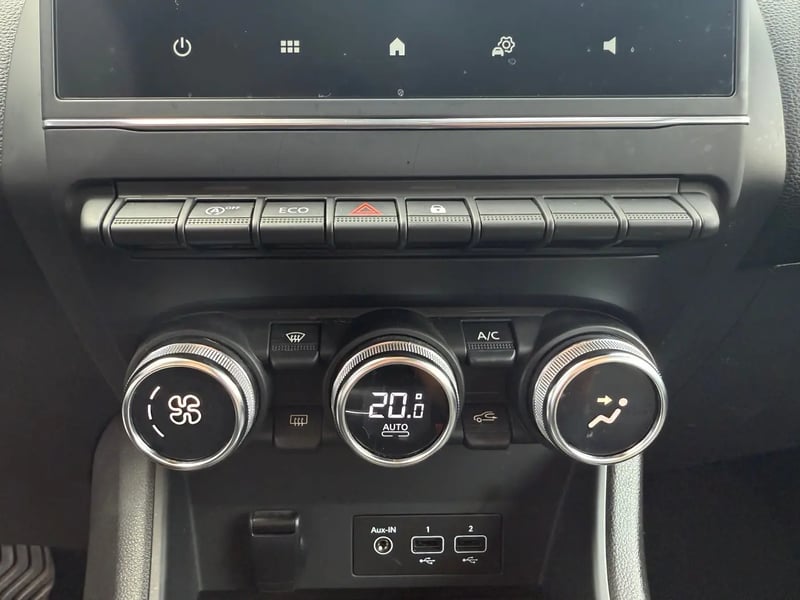 Photo de la voiture RENAULT CAPTUR TCe 140 EDC BUSINESS