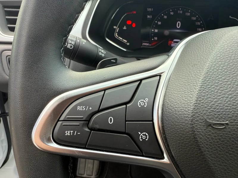 Photo de la voiture RENAULT CAPTUR TCe 140 EDC BUSINESS
