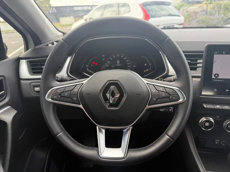 Photo de la voiture RENAULT CAPTUR TCe 140 EDC BUSINESS