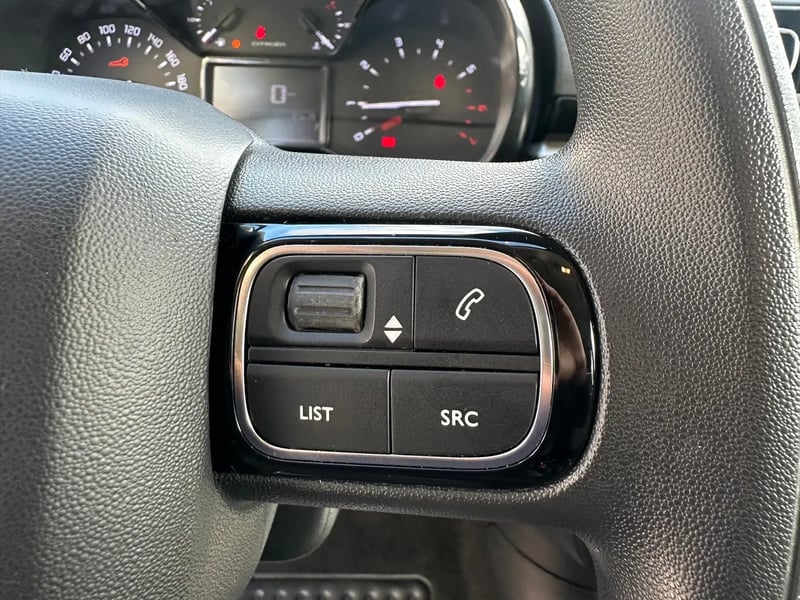 Photo de la voiture CITROEN C3 PureTech 83 S&S BVM5 Shine