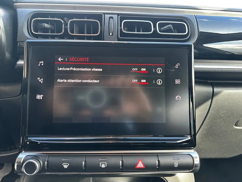 Photo de la voiture CITROEN C3 PureTech 83 S&S BVM5 Shine