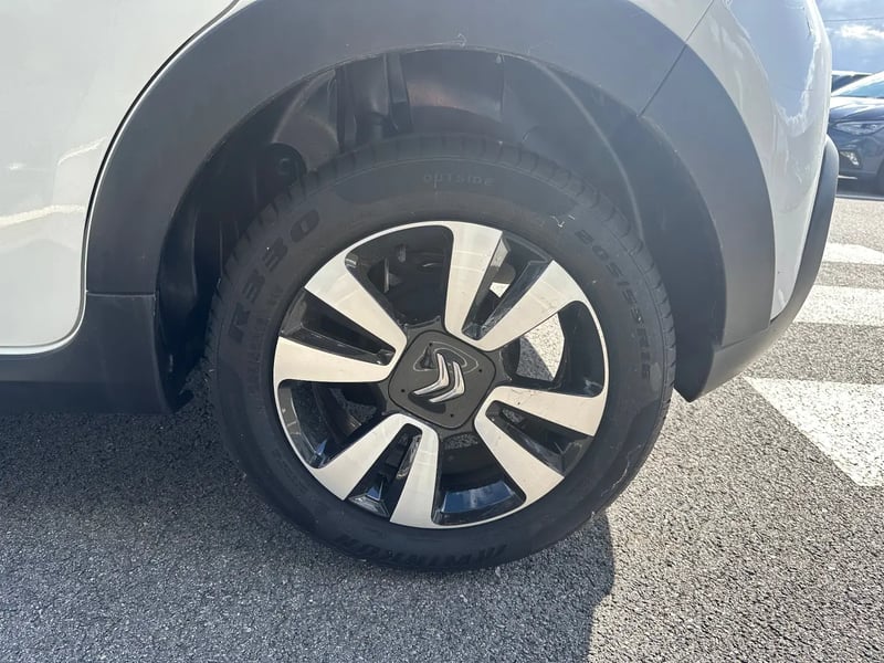 Photo de la voiture CITROEN C3 PureTech 83 S&S BVM5 Shine