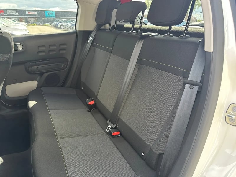 Photo de la voiture CITROEN C3 PureTech 83 S&S BVM5 Shine