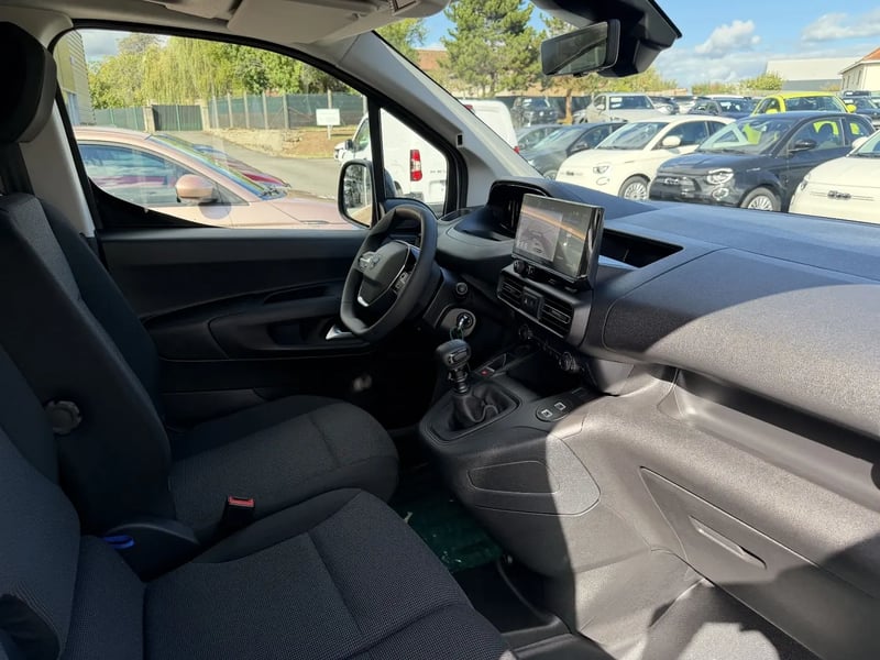 Photo de la voiture PEUGEOT PARTNER FOURGON FGN DIESEL 100 CH M MANUELLE