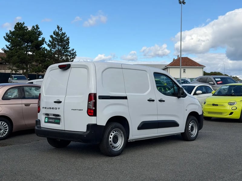 Photo de la voiture PEUGEOT PARTNER FOURGON FGN DIESEL 100 CH M MANUELLE