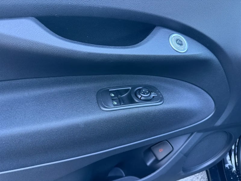 Photo de la voiture FIAT 500e BERLINE 500 e 118 ch Nouvelle 500