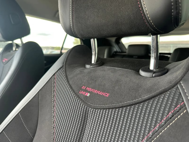 Photo de la voiture DS DS 4 PureTech 130 EAT8 Performance Line+
