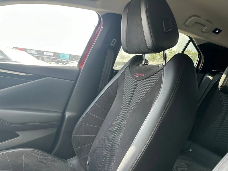 Photo de la voiture DS DS 4 PureTech 130 EAT8 Performance Line+