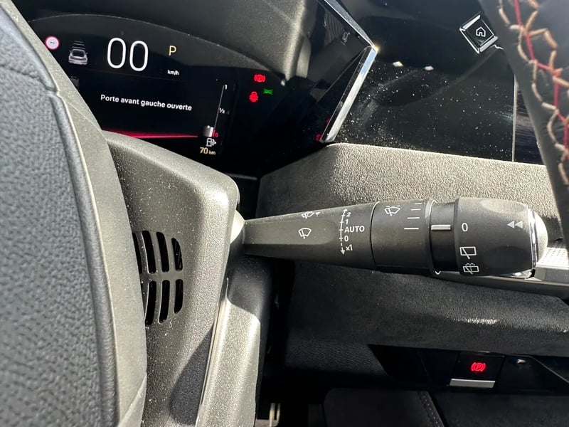 Photo de la voiture DS DS 4 PureTech 130 EAT8 Performance Line+