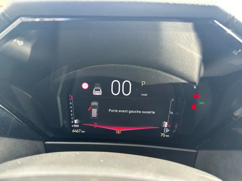 Photo de la voiture DS DS 4 PureTech 130 EAT8 Performance Line+