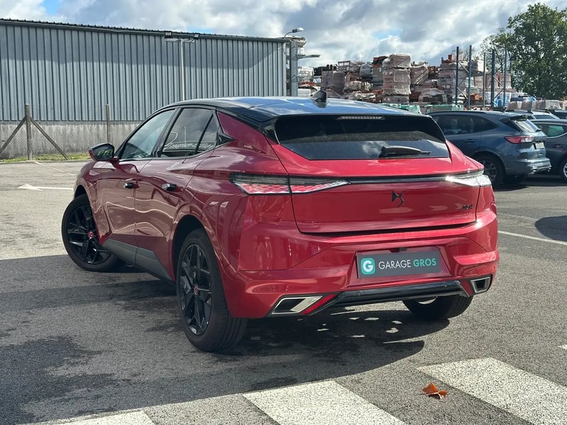 Photo de la voiture DS DS 4 PureTech 130 EAT8 Performance Line+