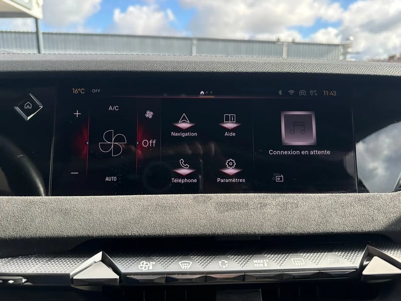 Photo de la voiture DS DS 4 PureTech 130 EAT8 Performance Line+