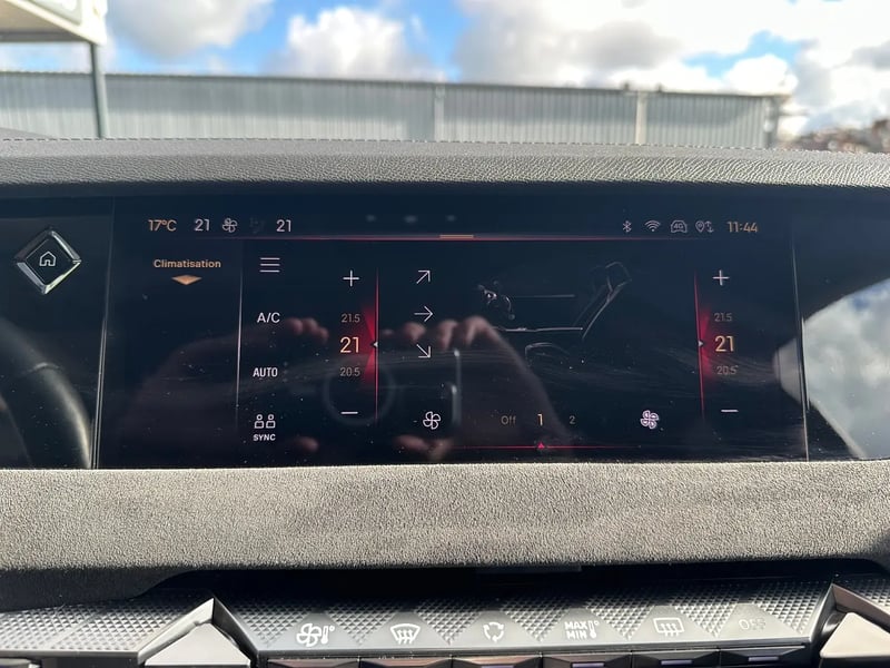 Photo de la voiture DS DS 4 PureTech 130 EAT8 Performance Line+