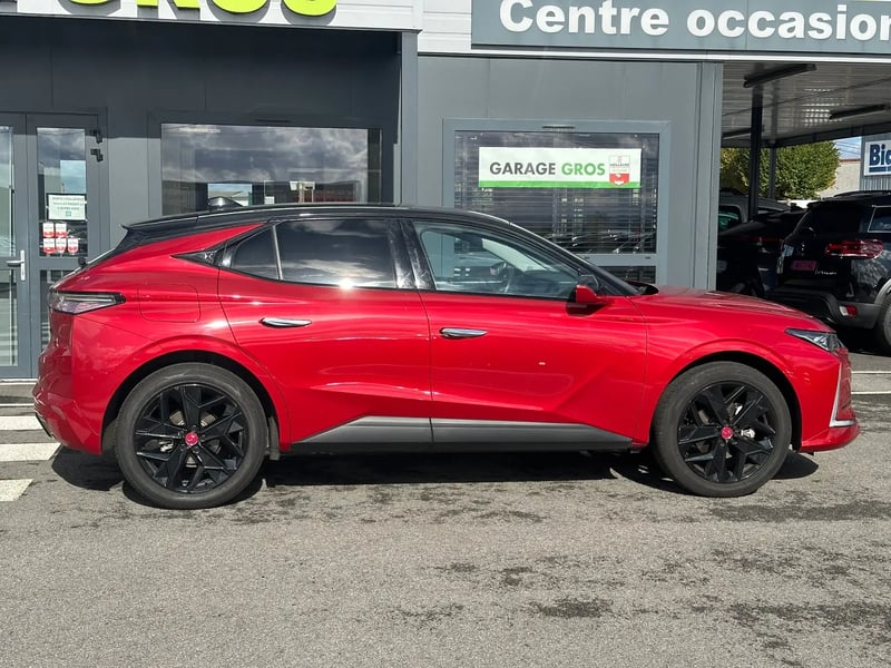 Photo de la voiture DS DS 4 PureTech 130 EAT8 Performance Line+
