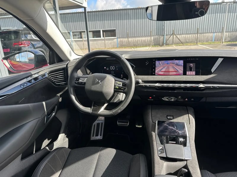 Photo de la voiture DS DS 4 PureTech 130 EAT8 Performance Line+