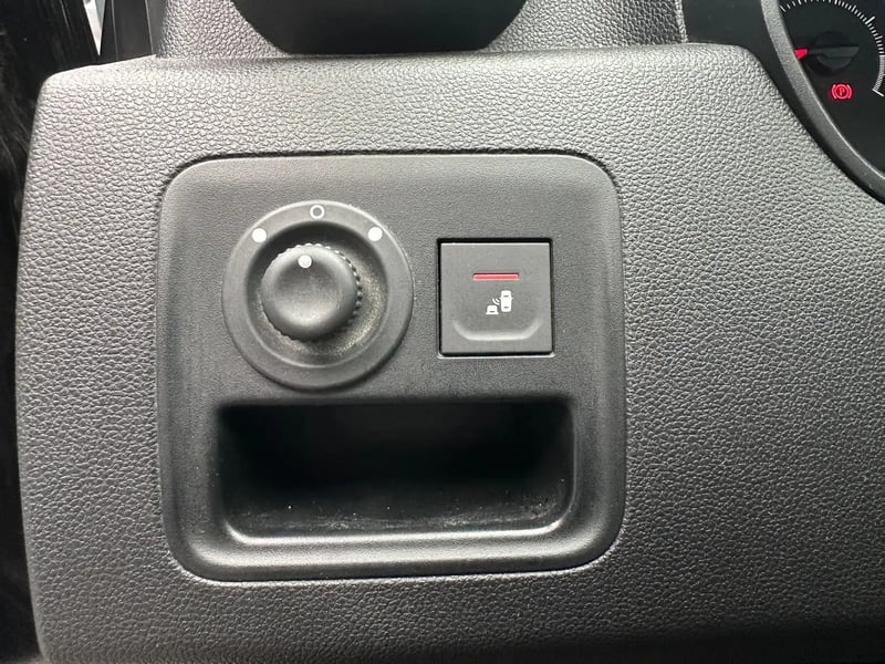 Photo de la voiture DACIA DUSTER Blue dCi 115 4x4 15 ans