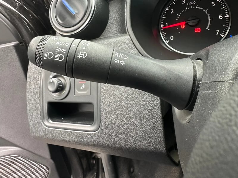 Photo de la voiture DACIA DUSTER Blue dCi 115 4x4 15 ans