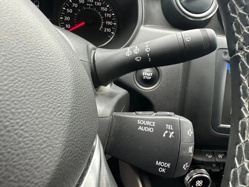 Photo de la voiture DACIA DUSTER Blue dCi 115 4x4 15 ans