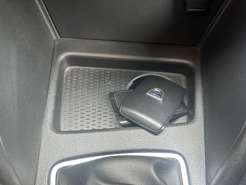 Photo de la voiture DACIA DUSTER Blue dCi 115 4x4 15 ans