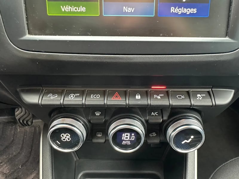 Photo de la voiture DACIA DUSTER Blue dCi 115 4x4 15 ans