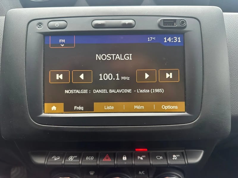 Photo de la voiture DACIA DUSTER Blue dCi 115 4x4 15 ans