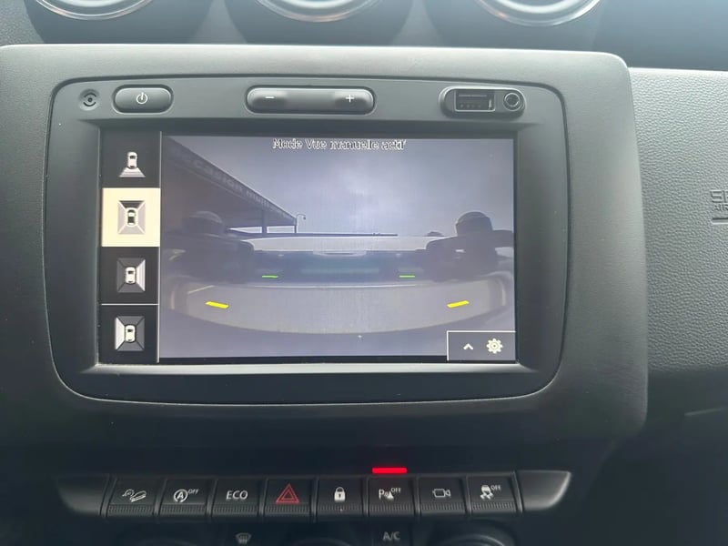 Photo de la voiture DACIA DUSTER Blue dCi 115 4x4 15 ans