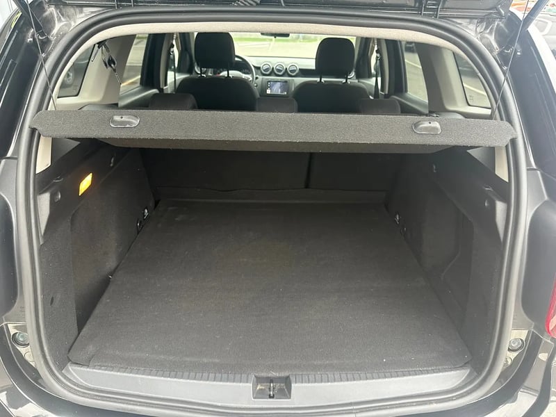 Photo de la voiture DACIA DUSTER Blue dCi 115 4x4 15 ans