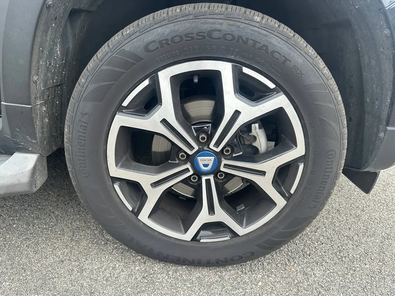 Photo de la voiture DACIA DUSTER Blue dCi 115 4x4 15 ans