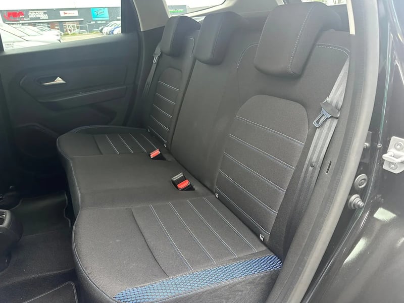 Photo de la voiture DACIA DUSTER Blue dCi 115 4x4 15 ans
