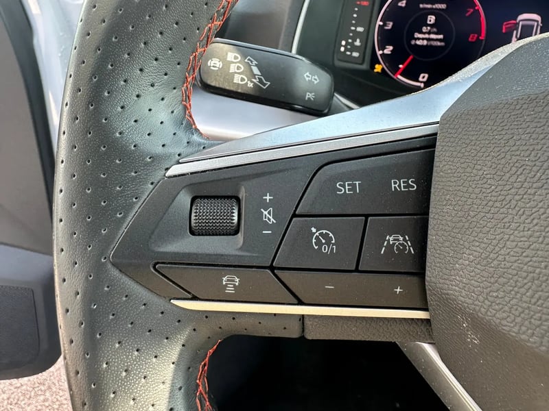 Photo de la voiture SEAT ARONA 1.0 TSI 110 ch Start/Stop BVM6 FR