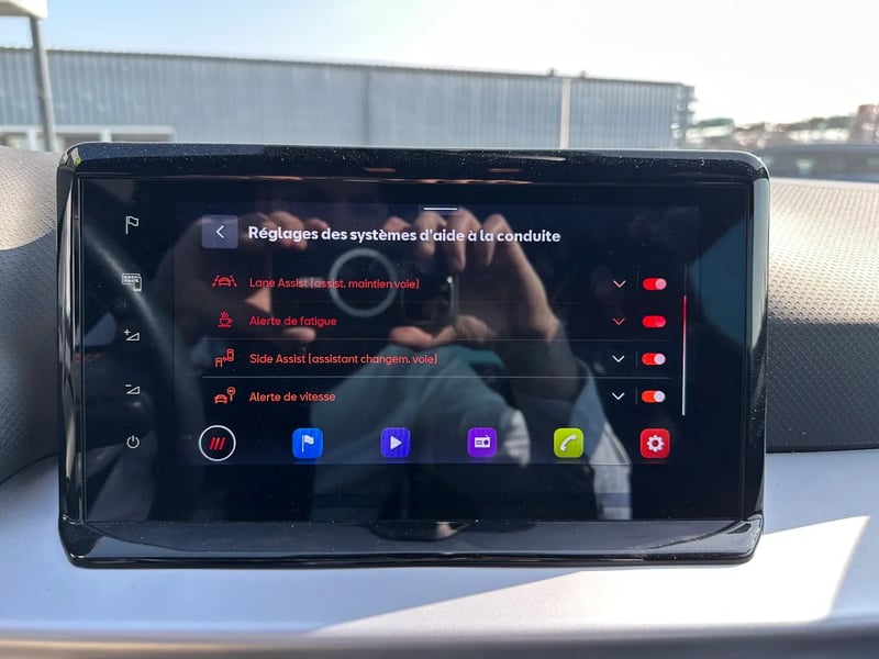 Photo de la voiture SEAT ARONA 1.0 TSI 110 ch Start/Stop BVM6 FR