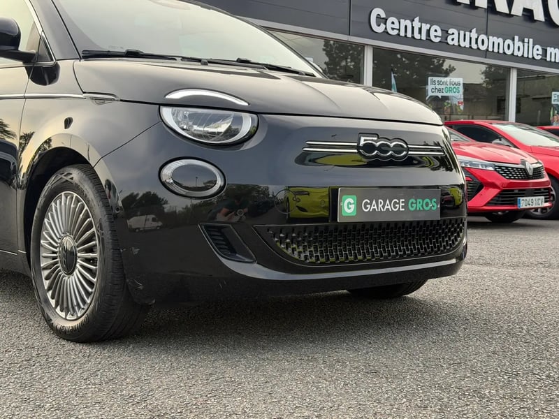 Photo de la voiture FIAT 500e CABRIOLET 500C e 118 ch Nouvelle 500