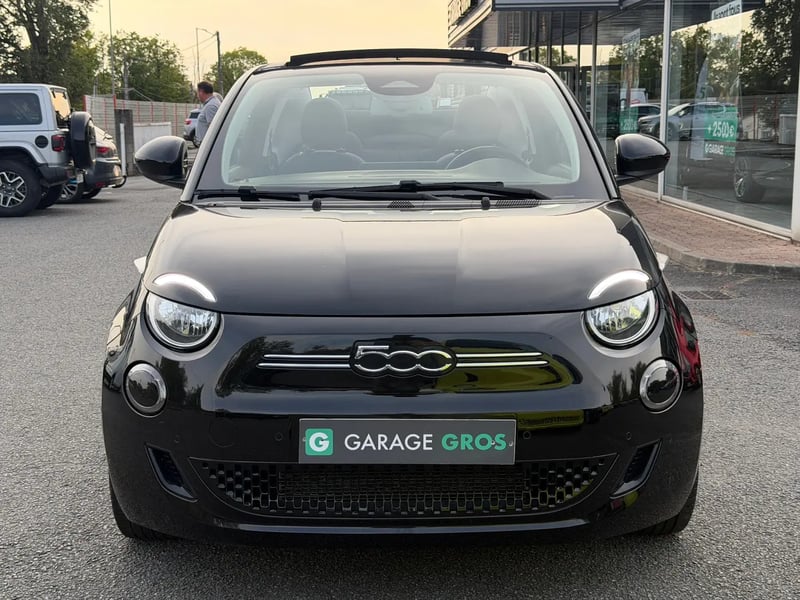 Photo de la voiture FIAT 500e CABRIOLET 500C e 118 ch Nouvelle 500