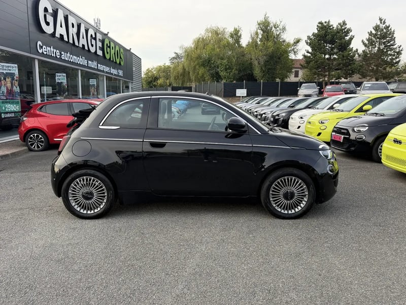 Photo de la voiture FIAT 500e CABRIOLET 500C e 118 ch Nouvelle 500