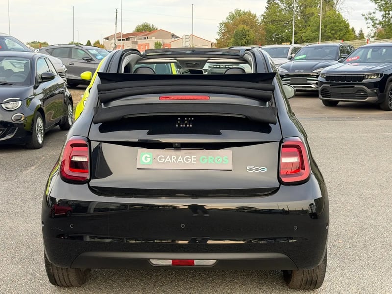 Photo de la voiture FIAT 500e CABRIOLET 500C e 118 ch Nouvelle 500