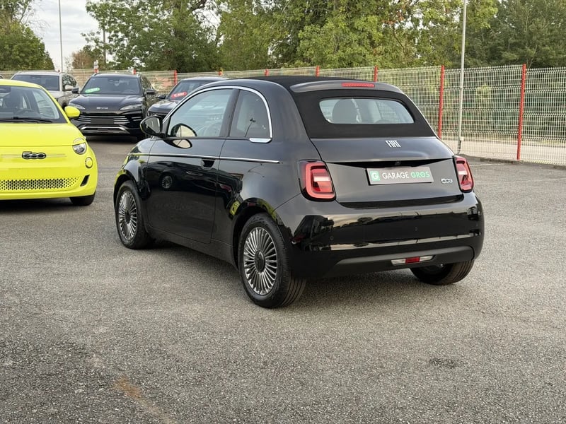 Photo de la voiture FIAT 500e CABRIOLET 500C e 118 ch Nouvelle 500