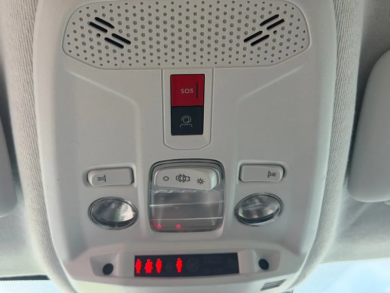 Photo de la voiture PEUGEOT 208 Hybrid 100 e-DCS6 Style