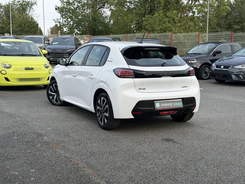 Photo de la voiture PEUGEOT 208 Hybrid 100 e-DCS6 Style
